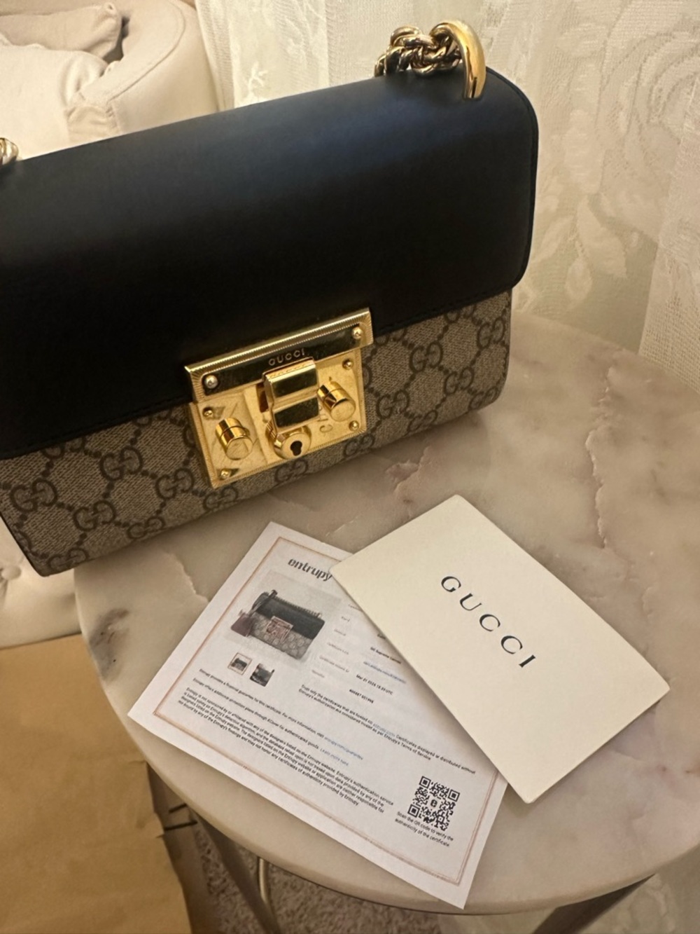 Authentic Gucci Black Leather and Beige GG Supreme Shoulder Bag - Picture 8 of 8